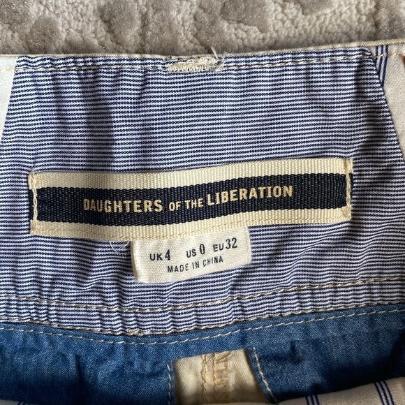 Anthropologie Daughters of Liberation Bee Hive Shorts, size 0 - Picture 5 of 7